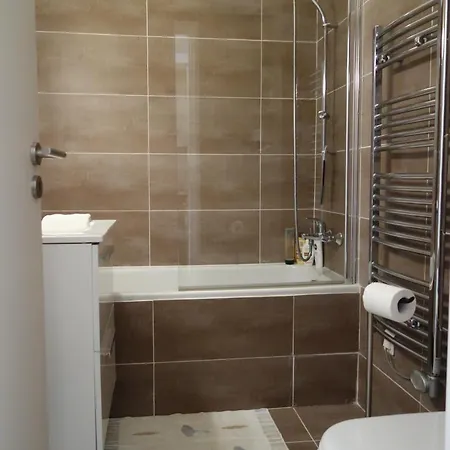 Rouaze By Welcome To *